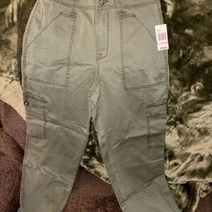 Women’s Olive Cargo Pants